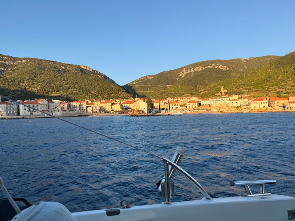 Hafenort Komiza auf Vis