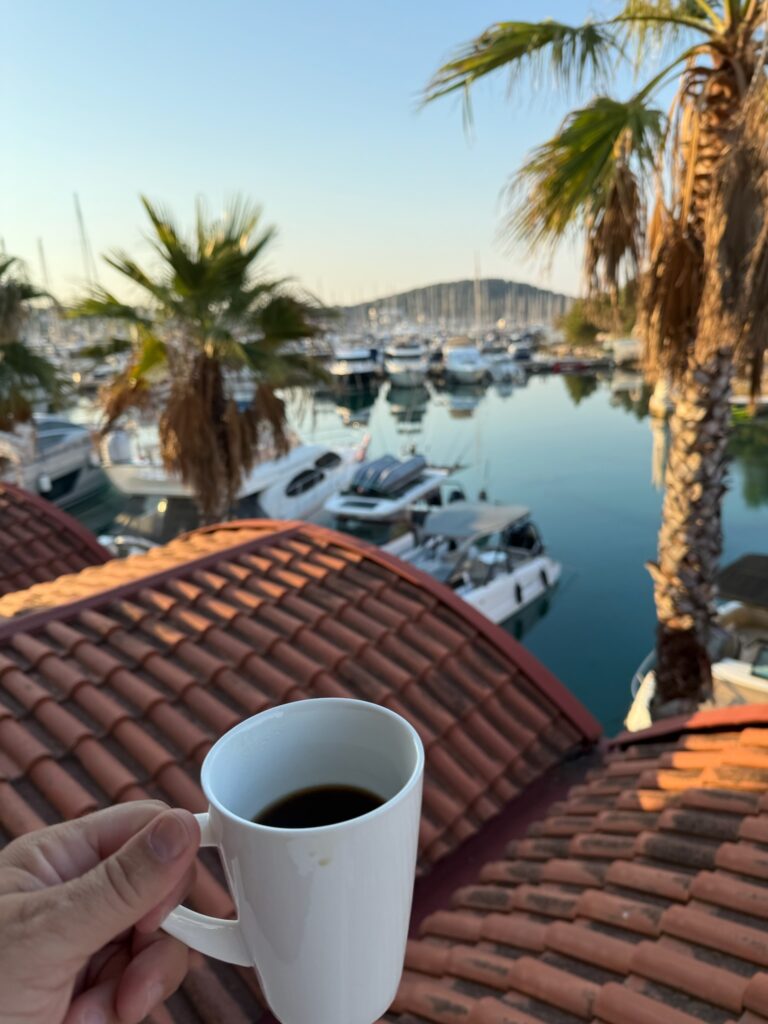 Morgen in der Marina Frapa vor dem Familien-Segeltörn in Kroatien