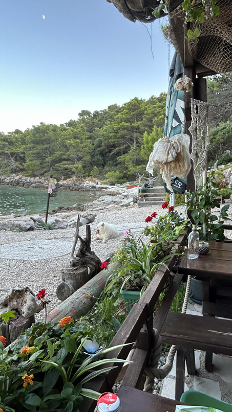 Strand beim Restaurant auf Mrčara