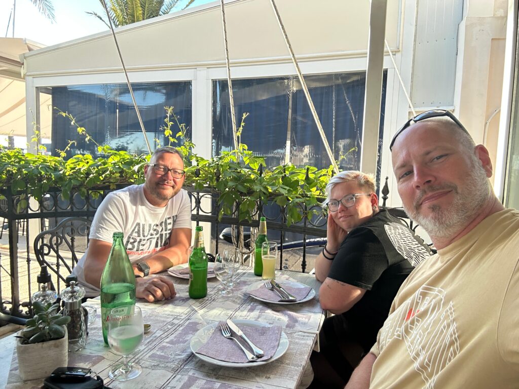 Abendessen im Restaurant Antonio in Rogoznica Gemeinsames Abendessen im Restaurant Antonio in Rogoznica nach dem Segeltörn