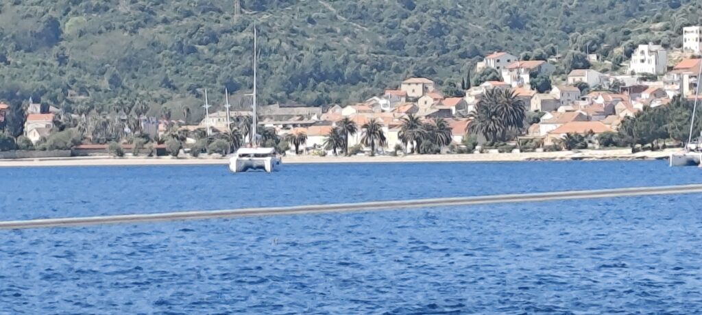 Lagoon 42 in der Bucht Nečujam Katamaran Lagoon 42 vor Anker in der Bucht Nečujam auf der Insel Šolta