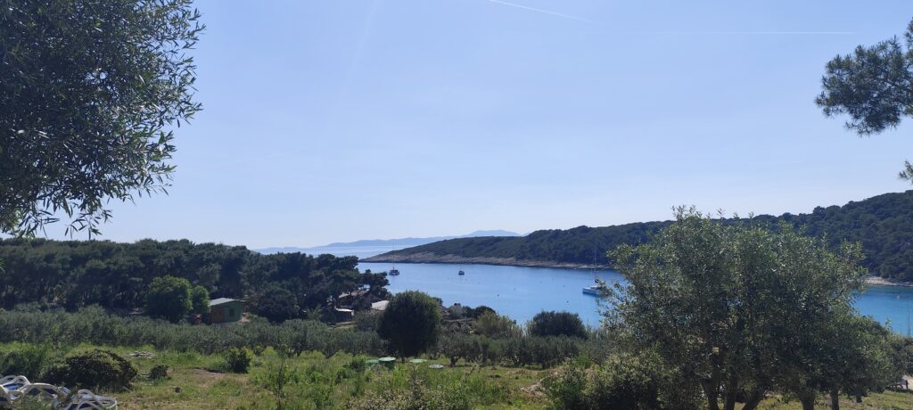 Bucht Vinogradišće auf den Pakleni-Inseln Blick auf die Bucht Vinogradišće auf den Pakleni-Inseln vor Hvar in Kroatien