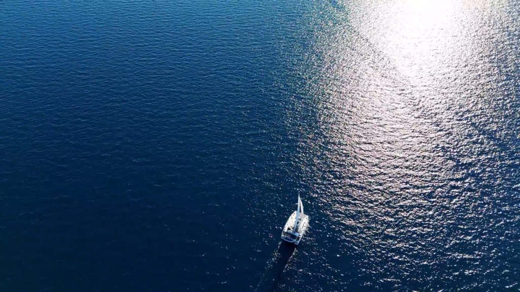 Persönlicher Yachtcharter auf einem Katamaran in Kroatien Katamaran beim Yachtcharter in der kroatischen Adria